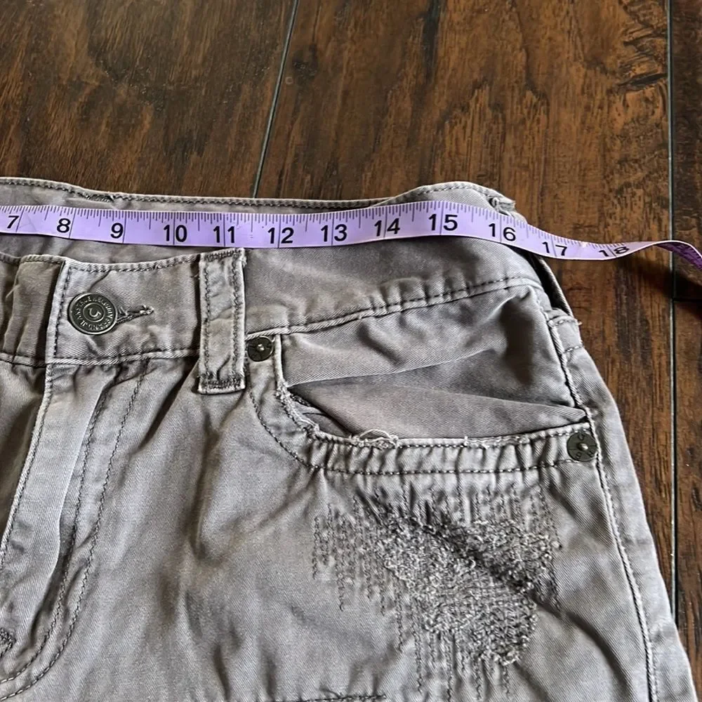 true religion Geno relaxed slim distressed pants size 33 by 32 in GUC light grey